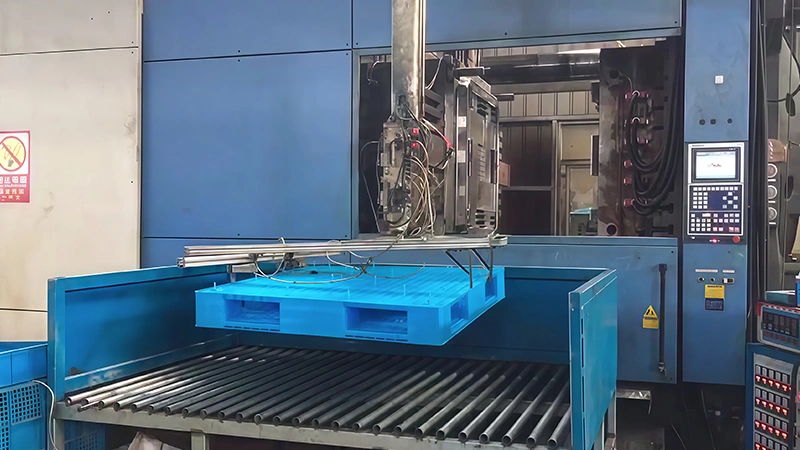 Двухнастильные пластиковые паллеты