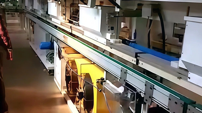 Сортировочный конвейер корпуса банки (дивертер)